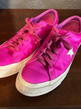 💕 CONVERSE All Star ⭐️ Women’s Hot Pink Satin Sneakers